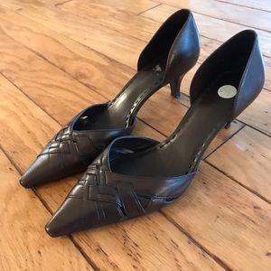 Gianni Bini Brown Kitten Heel